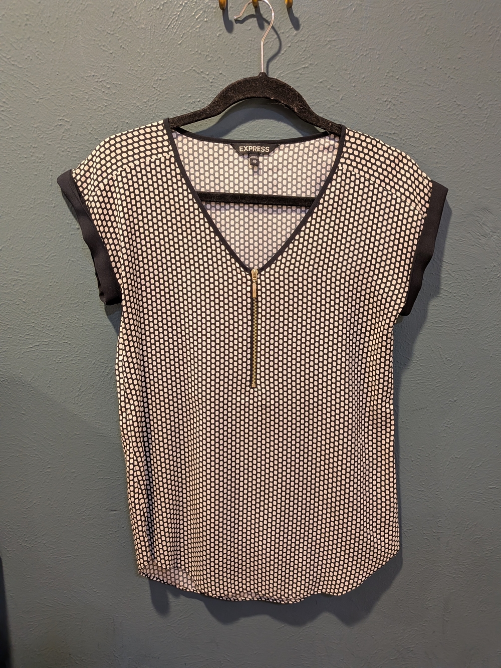 Express Black and White Geo Zip V-Neck Blouse